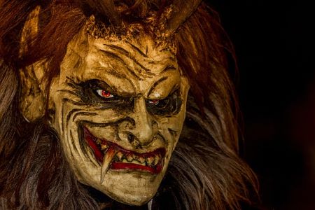 Méchanceté. Dessin d'un homme agressif sous forme de diable